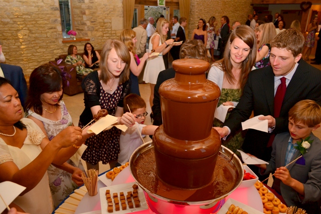 WEDDING CHOCOLATE FOUNTAIN